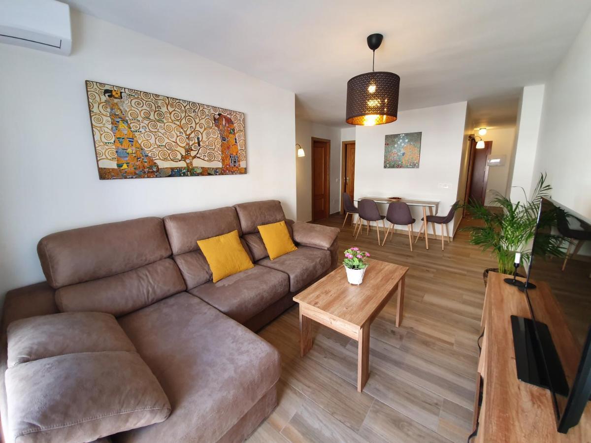 Апартаменты Galvez Flat, At Principal Railway Station In Малага Экстерьер фото