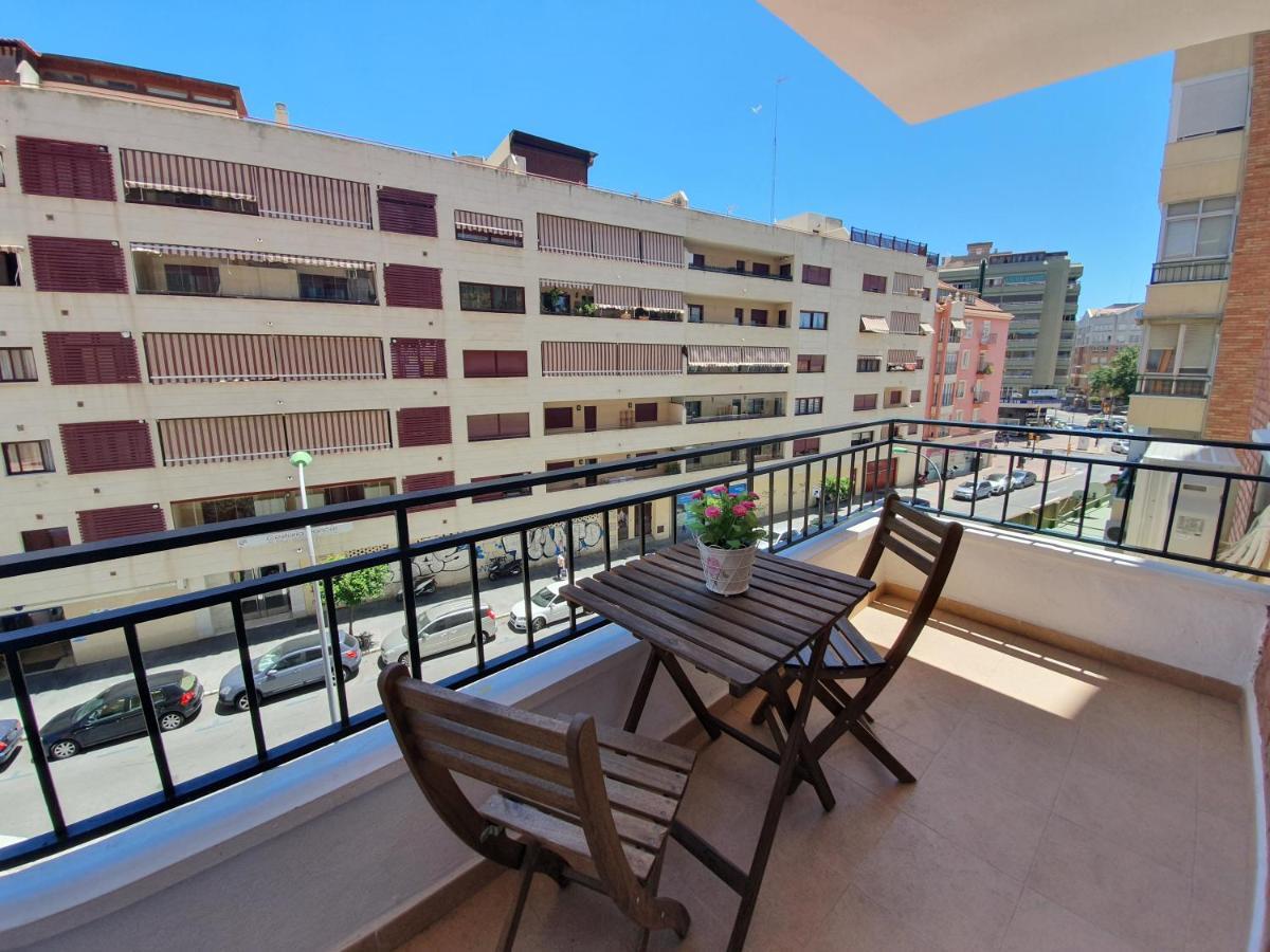 Апартаменты Galvez Flat, At Principal Railway Station In Малага Экстерьер фото